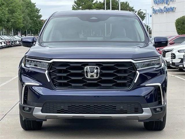 new 2025 Honda Pilot car, priced at $44,950