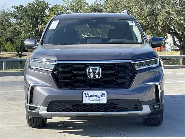 new 2025 Honda Pilot car, priced at $49,959