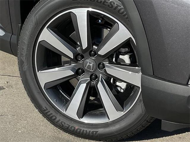 new 2025 Honda Pilot car, priced at $49,959