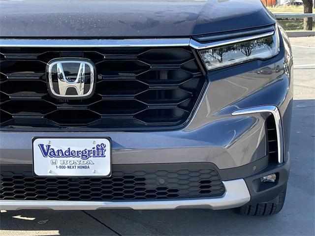new 2025 Honda Pilot car, priced at $49,959