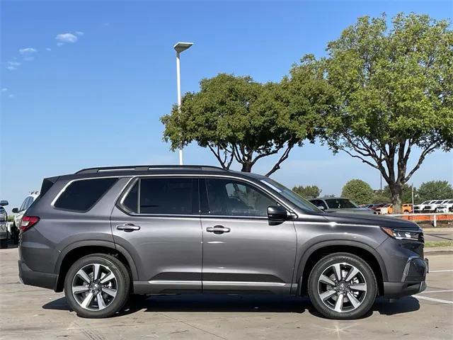new 2025 Honda Pilot car, priced at $49,959