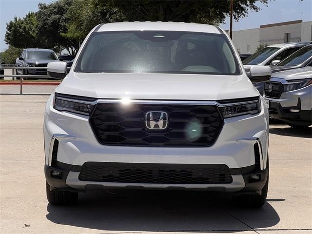 new 2025 Honda Pilot car, priced at $45,800