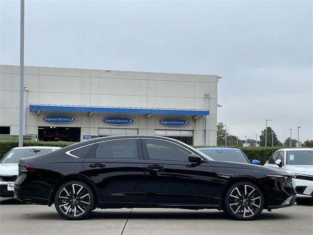 new 2025 Honda Accord Hybrid car, priced at $40,395