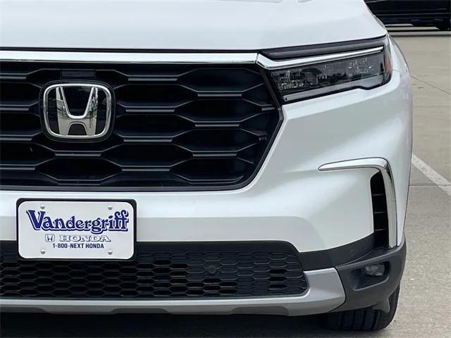 used 2025 Honda Pilot car, priced at $39,849