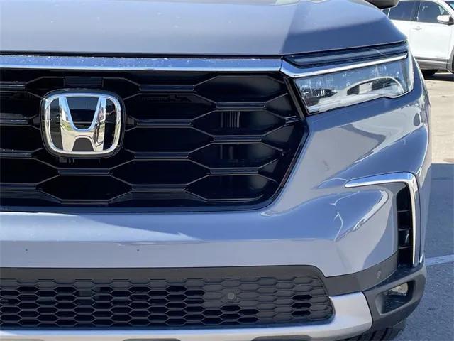 new 2025 Honda Pilot car, priced at $53,350