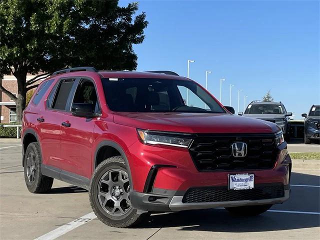 used 2025 Honda Pilot car, priced at $41,478