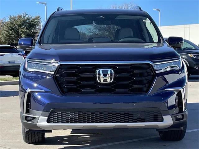 new 2025 Honda Pilot car, priced at $52,715