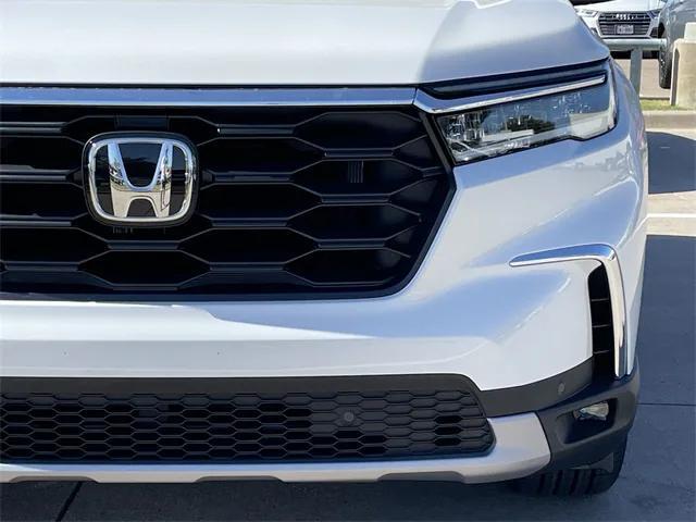 new 2025 Honda Pilot car, priced at $43,486