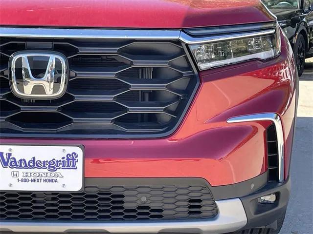 new 2025 Honda Pilot car, priced at $48,100