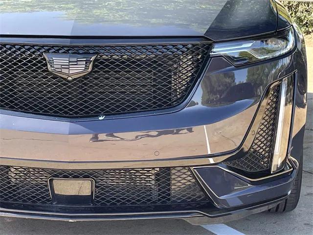 used 2024 Cadillac XT6 car, priced at $44,896