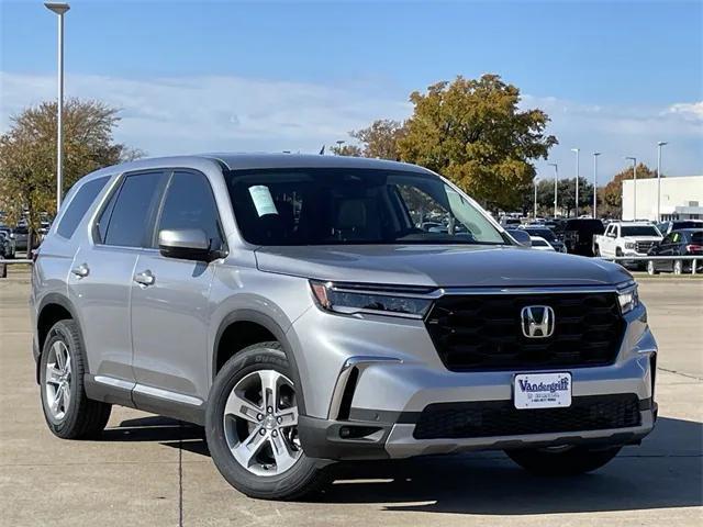 new 2025 Honda Pilot car, priced at $45,625