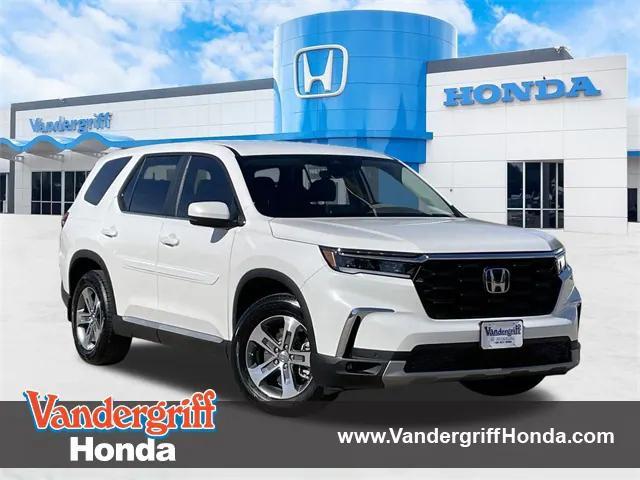 used 2025 Honda Pilot car, priced at $42,749