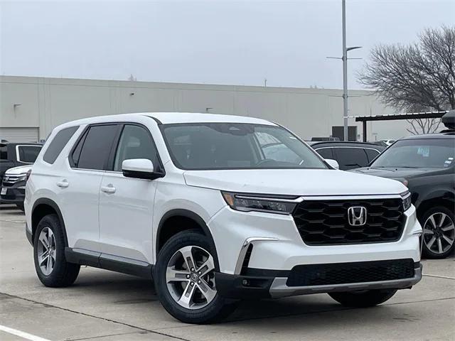 new 2025 Honda Pilot car, priced at $45,405