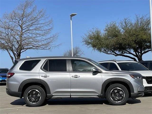 new 2025 Honda Pilot car, priced at $49,800