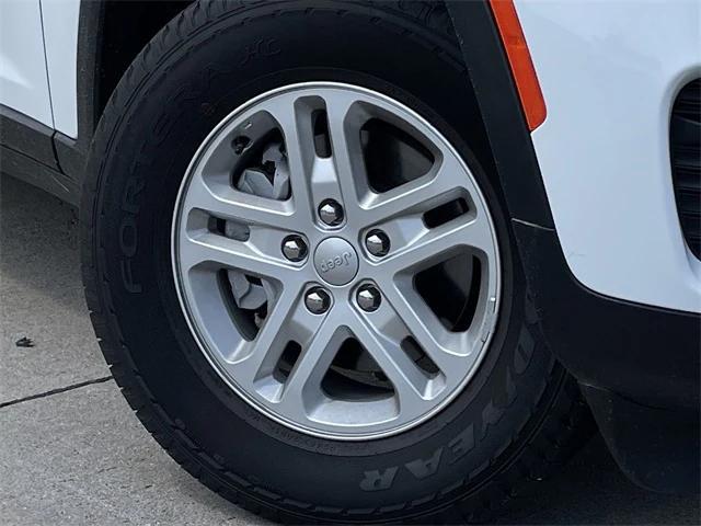 used 2024 Jeep Grand Cherokee car, priced at $36,986