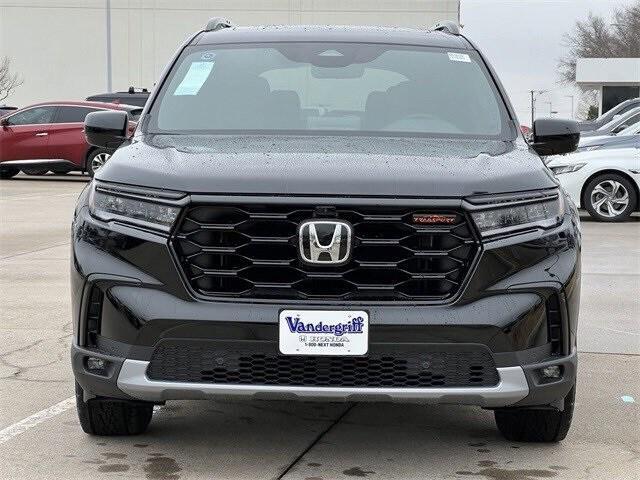 new 2025 Honda Pilot car, priced at $50,795