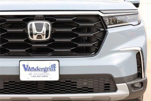 new 2025 Honda Pilot car, priced at $54,930