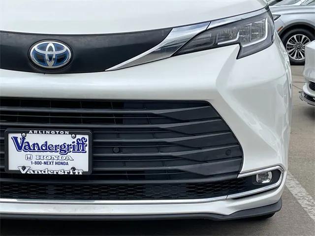 used 2021 Toyota Sienna car, priced at $38,134