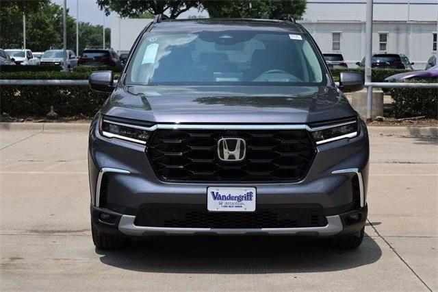 new 2025 Honda Pilot car, priced at $54,530