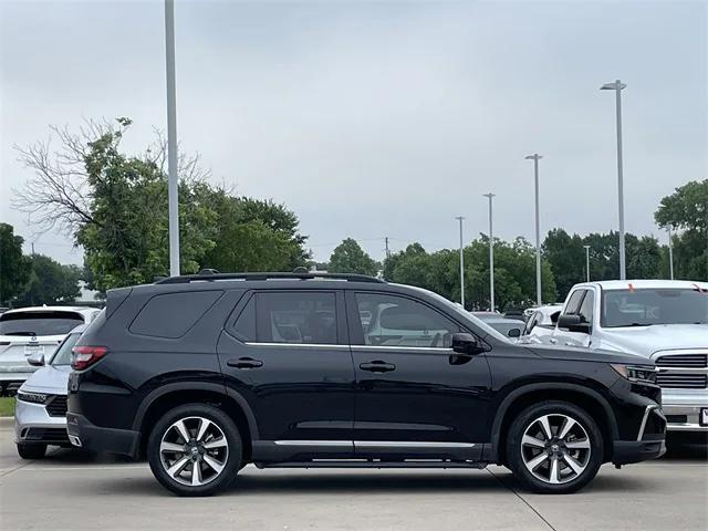 used 2025 Honda Pilot car, priced at $49,499