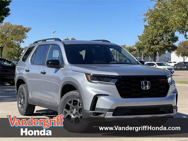 new 2025 Honda Pilot car, priced at $50,795