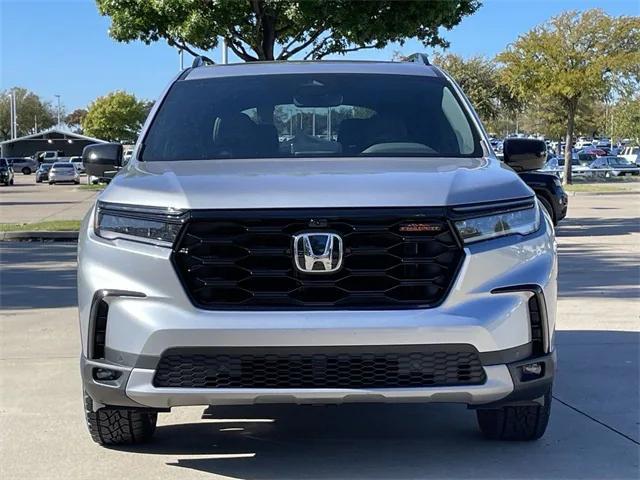 new 2025 Honda Pilot car, priced at $50,795