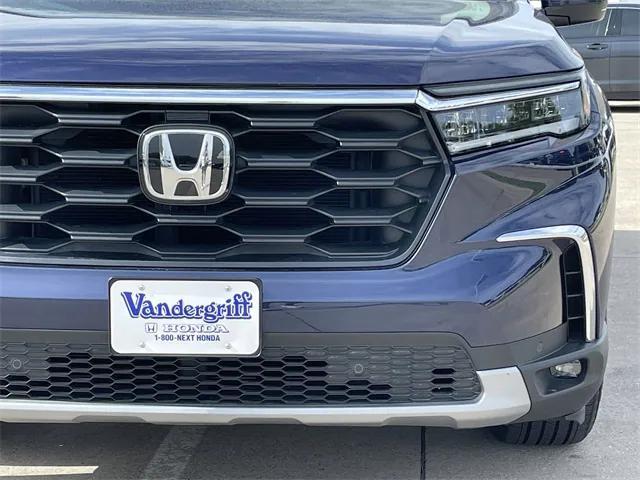 used 2025 Honda Pilot car, priced at $41,895