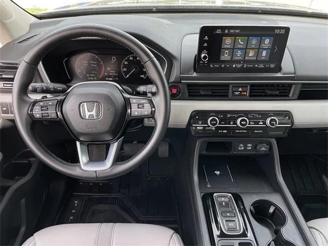 used 2025 Honda Pilot car, priced at $41,895