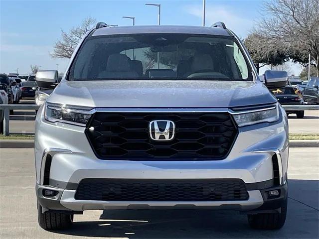 new 2025 Honda Pilot car, priced at $51,985