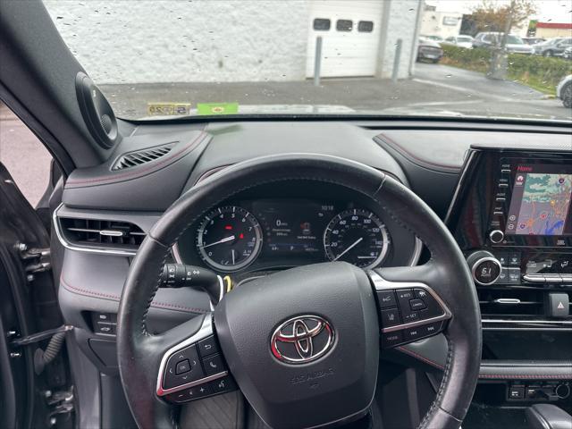 used 2021 Toyota Highlander car, priced at $34,981