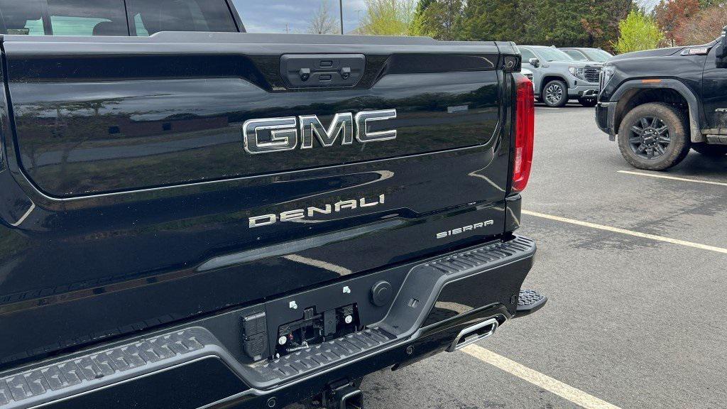 new 2025 GMC Sierra 1500 car, priced at $77,124
