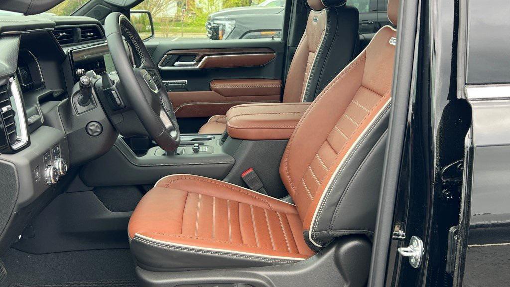 new 2025 GMC Sierra 1500 car, priced at $77,124