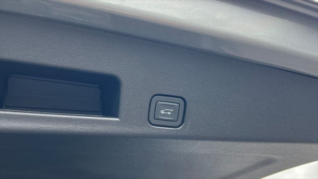 new 2025 GMC Acadia car, priced at $51,494
