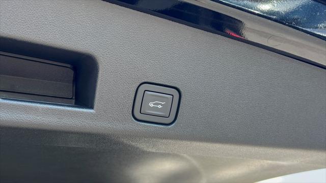 new 2025 GMC Acadia car, priced at $43,953