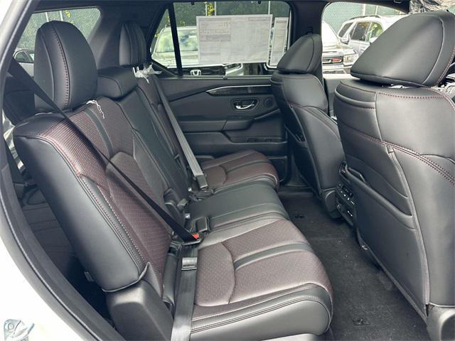 new 2025 Honda Pilot car, priced at $51,821