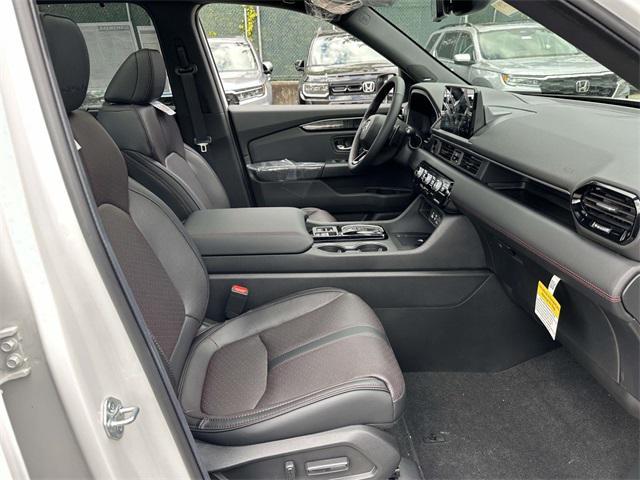 new 2025 Honda Pilot car, priced at $51,821