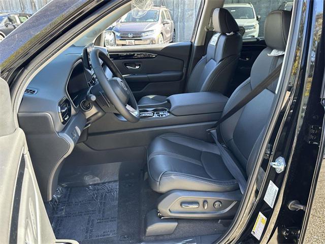 new 2025 Honda Pilot car, priced at $44,063