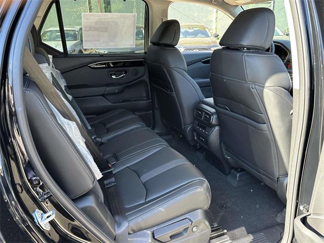 new 2025 Honda Pilot car, priced at $44,063