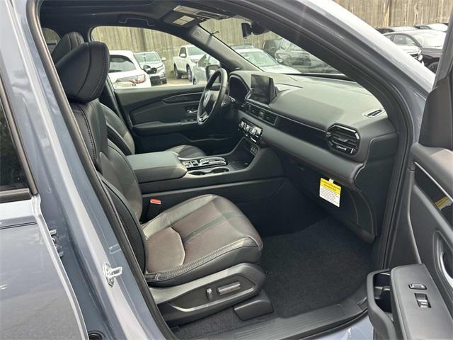 new 2025 Honda Pilot car, priced at $51,821