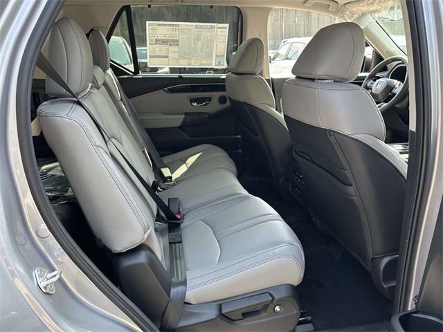 new 2025 Honda Pilot car, priced at $44,063
