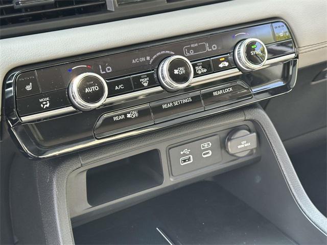 new 2025 Honda Pilot car, priced at $44,063