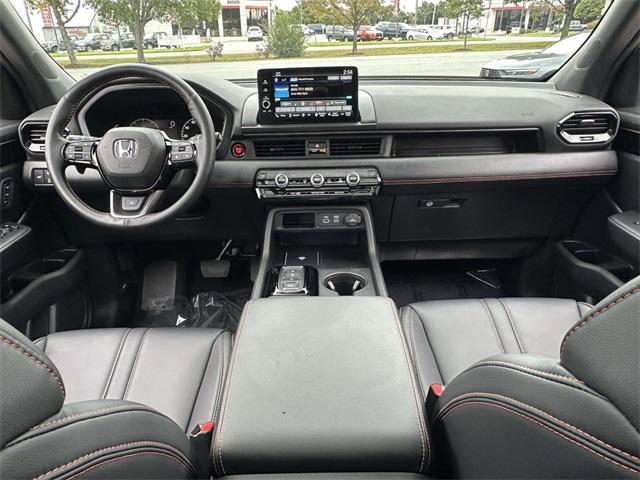 used 2025 Honda Pilot car, priced at $41,997