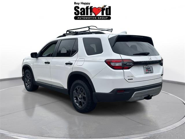 used 2025 Honda Pilot car, priced at $41,997