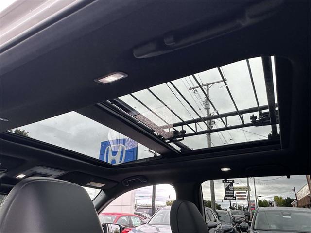 used 2025 Honda Pilot car, priced at $41,997