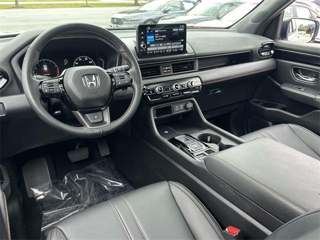 used 2025 Honda Pilot car, priced at $41,997
