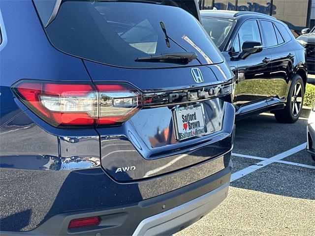 new 2025 Honda Pilot car, priced at $44,610