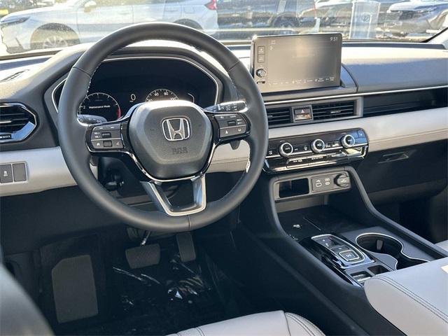 new 2025 Honda Pilot car, priced at $44,610