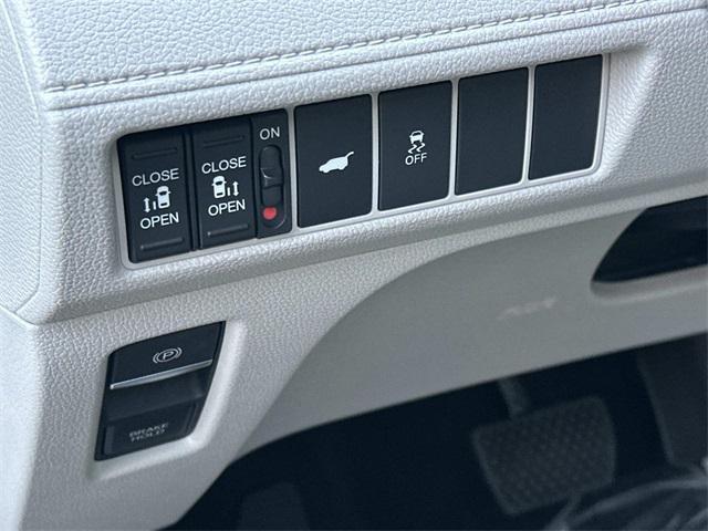 new 2026 Honda Odyssey car, priced at $42,932