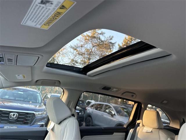 new 2026 Honda Odyssey car, priced at $42,932