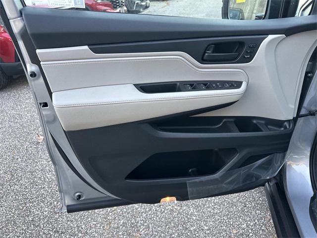 new 2026 Honda Odyssey car, priced at $42,932